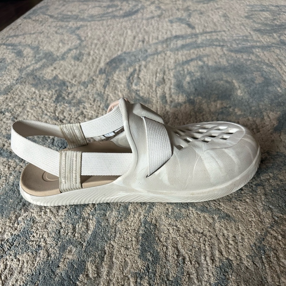 Chaco Chillos Clog Water Camp Sandal in Moonbeam - Picture 5 of 11